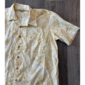 Maui Trading Co Hawaii Shirt Sz XL Short Sleeve Button Front Floral/Leaf Pattern